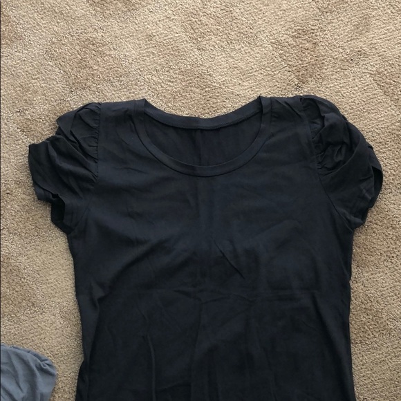 These are a triple bundle shirt blouse women’s - Picture 6 of 7